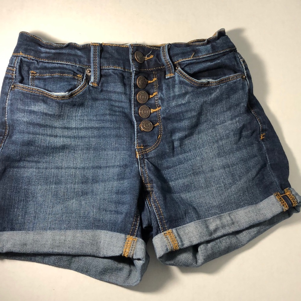 5 buttoned shorts, high waisted